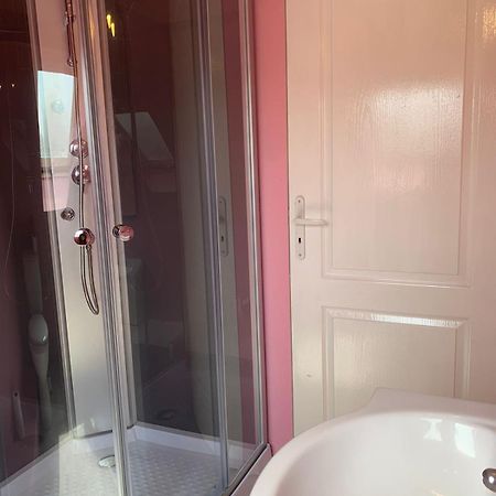 Studio Meuble Dans Une Maison Limay Eksteriør billede