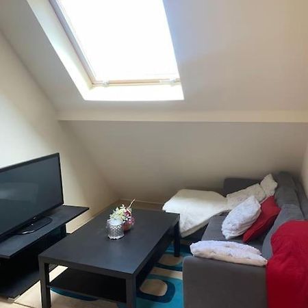 Studio Meuble Dans Une Maison Limay Eksteriør billede